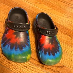 Tye dye crocs size 4 men/ size 6 women